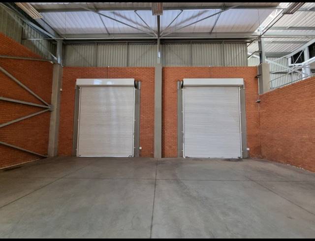 608M² WAREHOUSE TO LET IN LONGLAKE